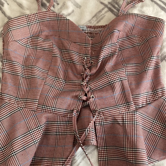 Red top - Picture 2 of 2